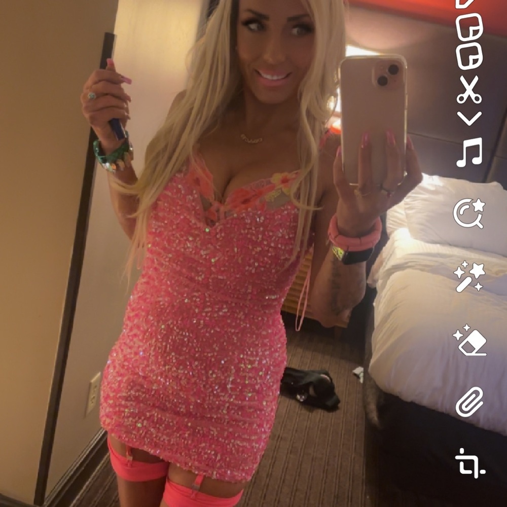 Thirty Thirty dress Hot Pink Mini Dress Sequins Sparkly​ - Picture 3 of 3